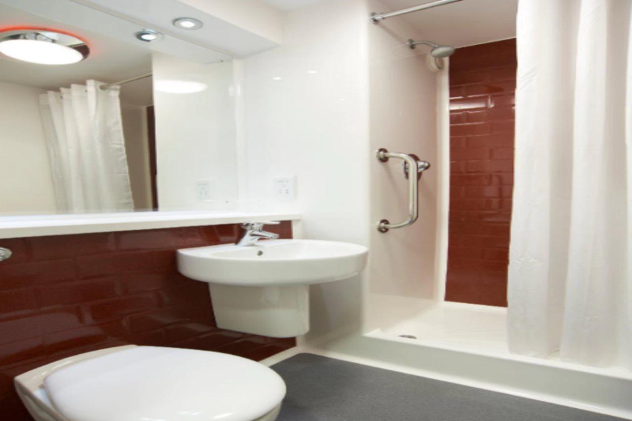 Travelodge Dundee Strathmore Avenue Buitenkant foto