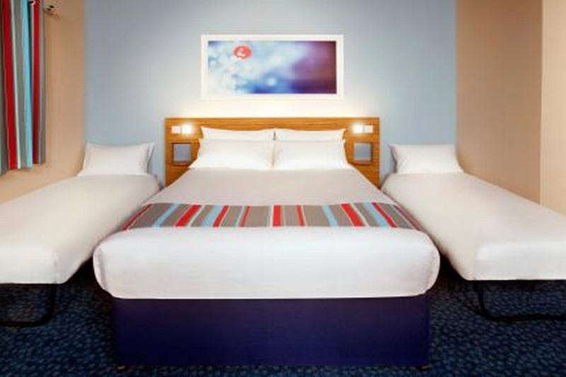 Travelodge Dundee Strathmore Avenue Buitenkant foto